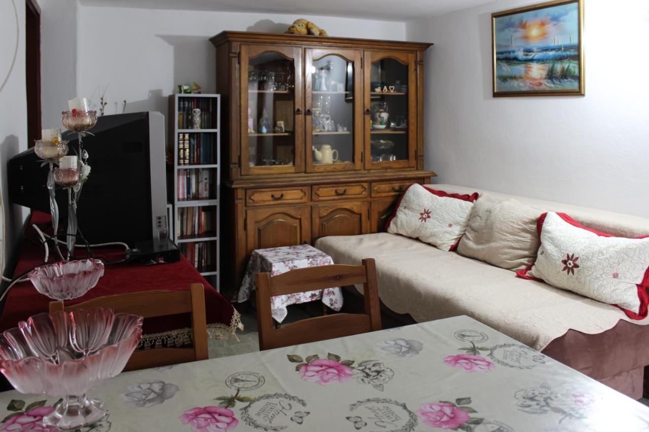 Apartman Lana Petrovac Zewnętrze zdjęcie